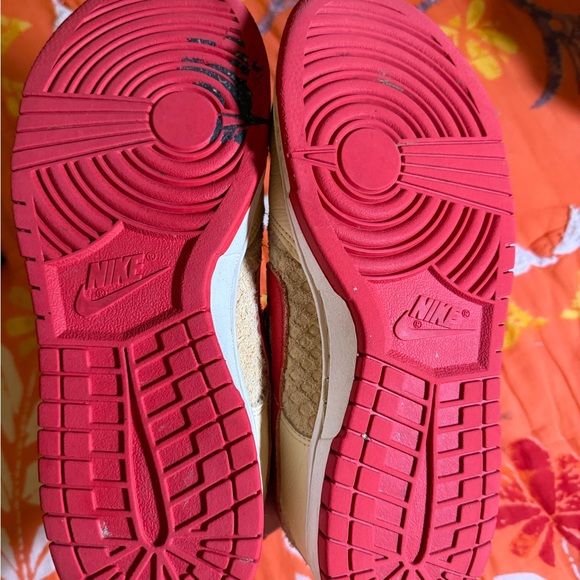 Nike Dunk Low Retro SE Strawberry Waffle Men’s Sneakers - Picture 8 of 12